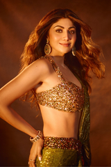 Shilpa Shetty Kundra in Tiaa Saree Set