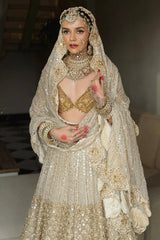 Komal pandey in Shahi Saaz Lehenga Set