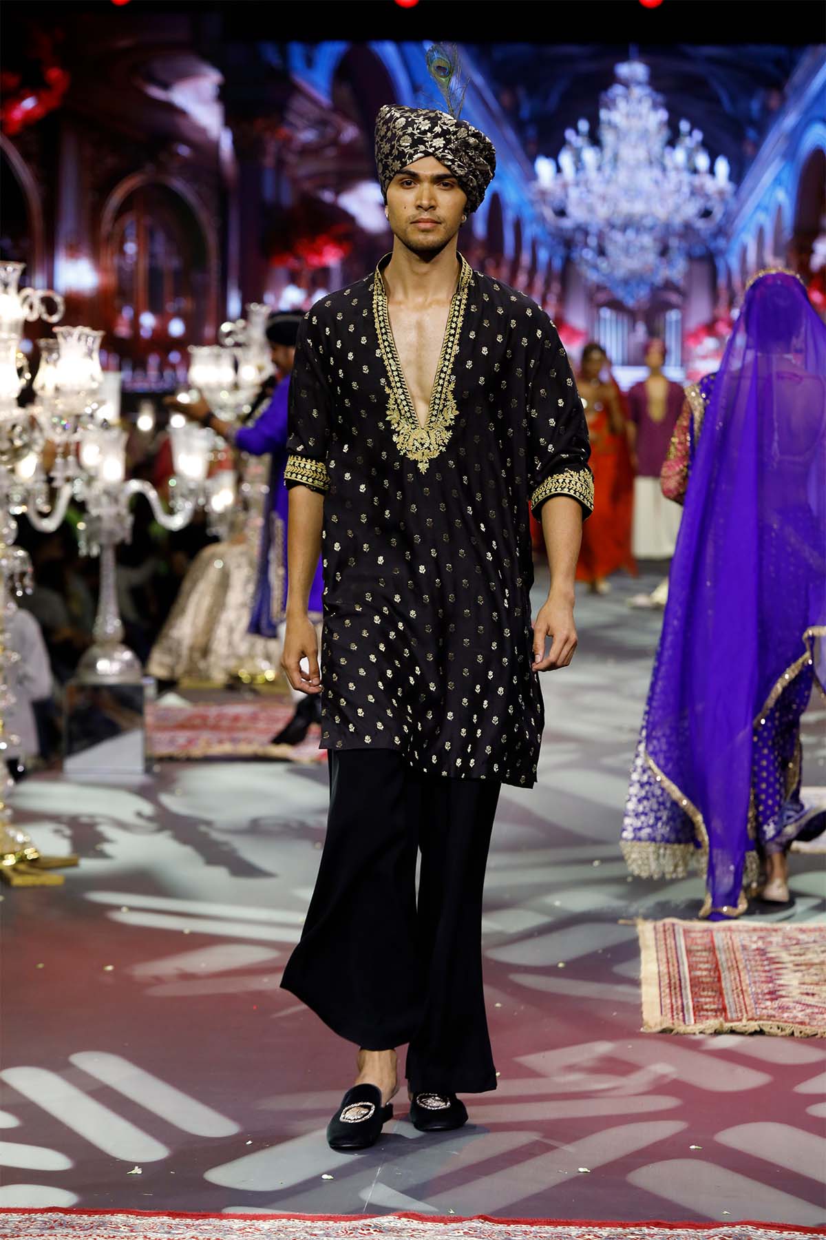 Zarvansh Noir Kurta Set