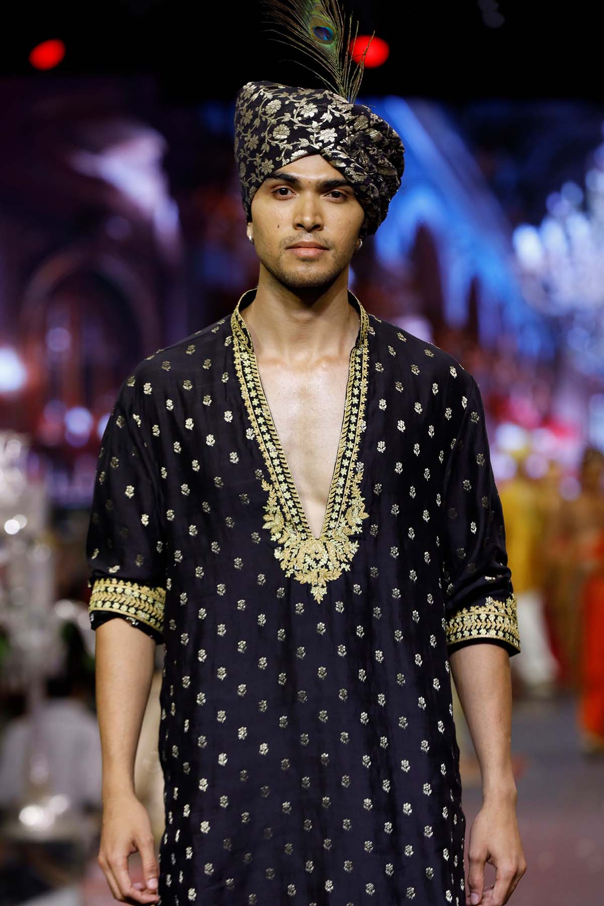 Zarvansh Noir Kurta Set