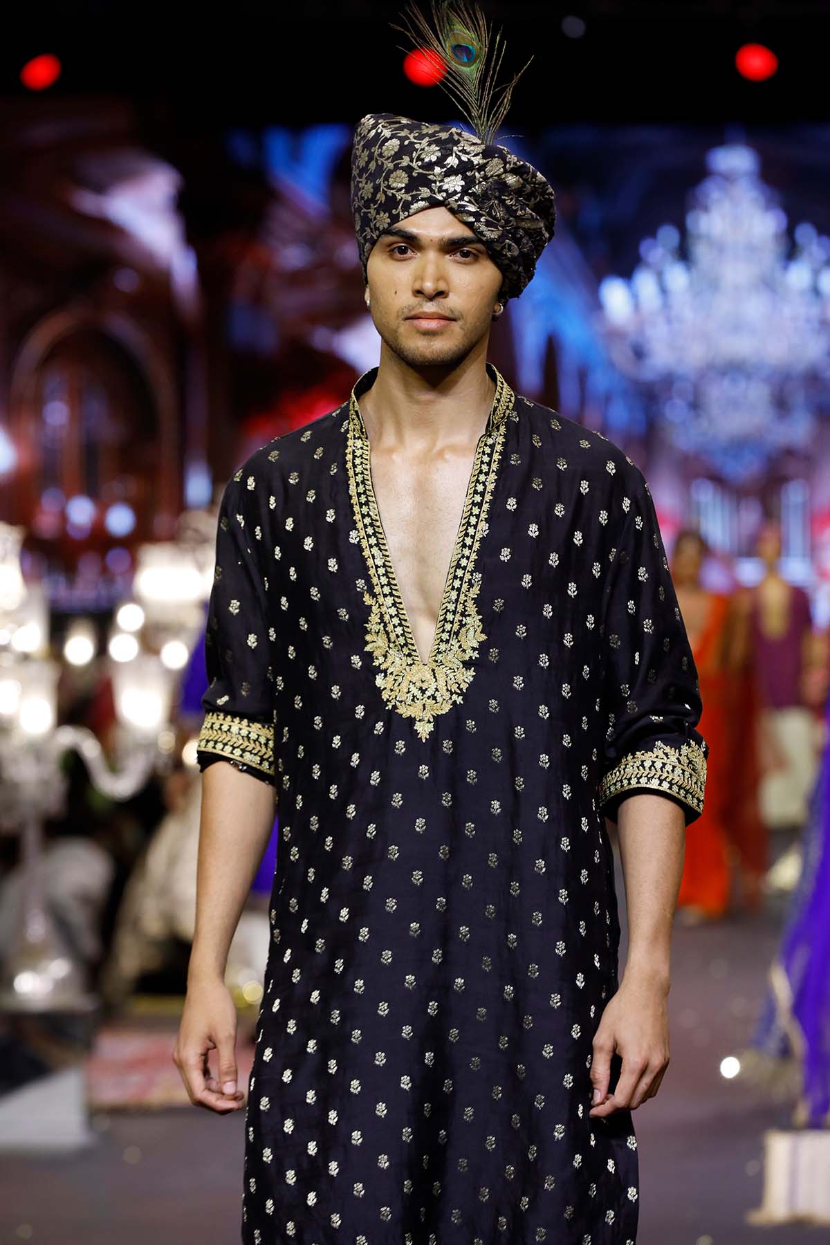 Zarvansh Noir Kurta Set