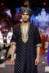 Zarvansh Noir Kurta Set