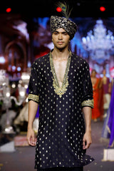 Zarvansh Noir Kurta Set