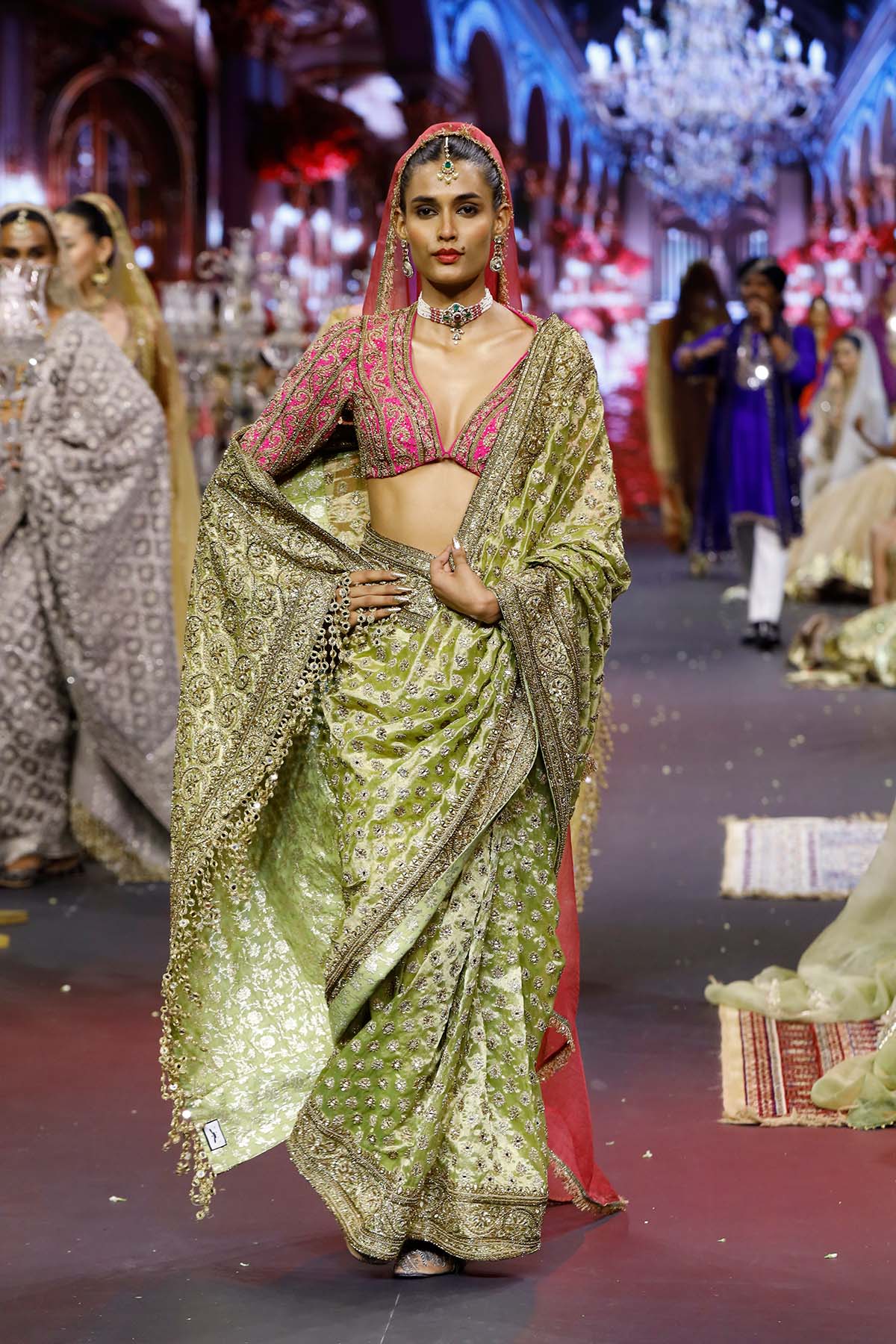 Gulnaar Zareen Saree Set