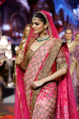 Gulrukh Ombr? Saree Set