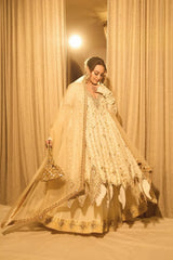 Sonakshi Sinha in Noor-e-zari Anarkali Set