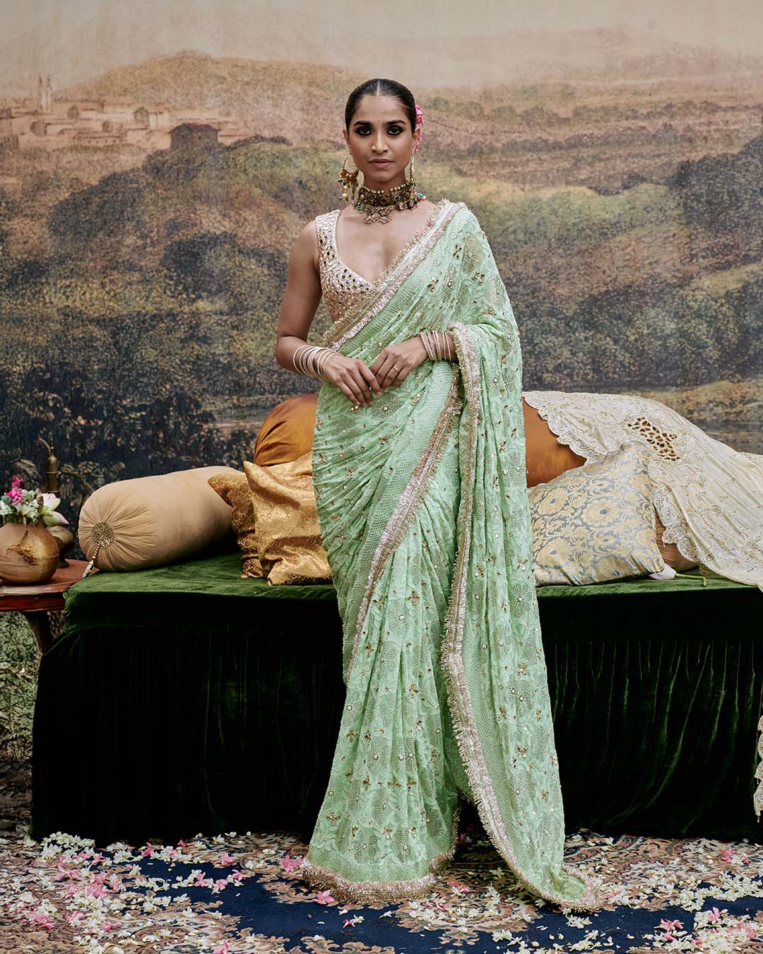 Naayaab Saree