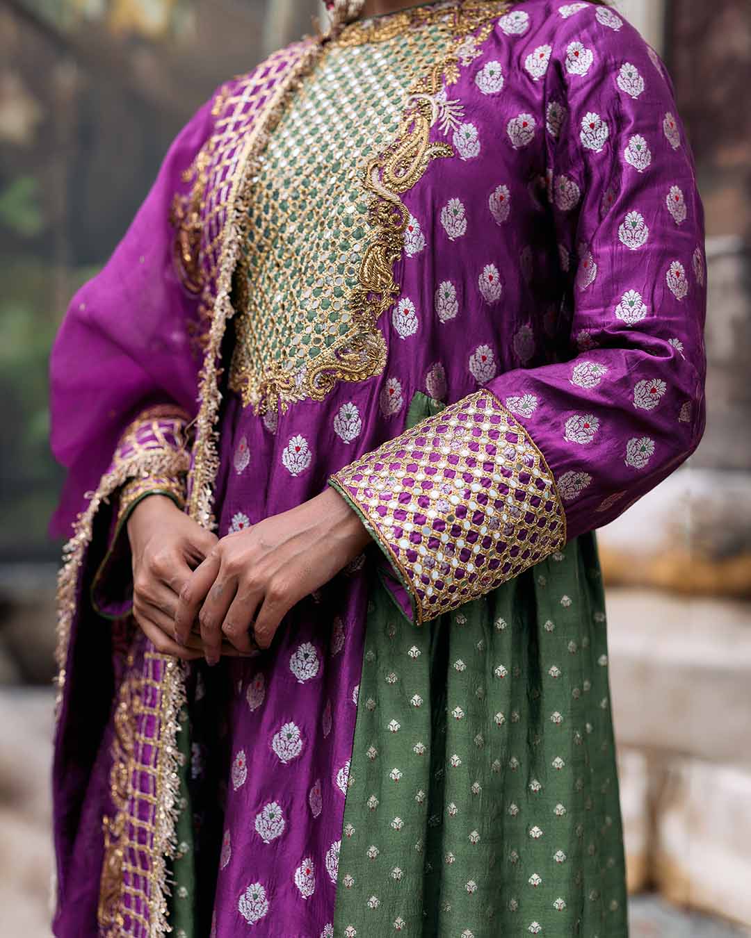 Kamandalu Suit