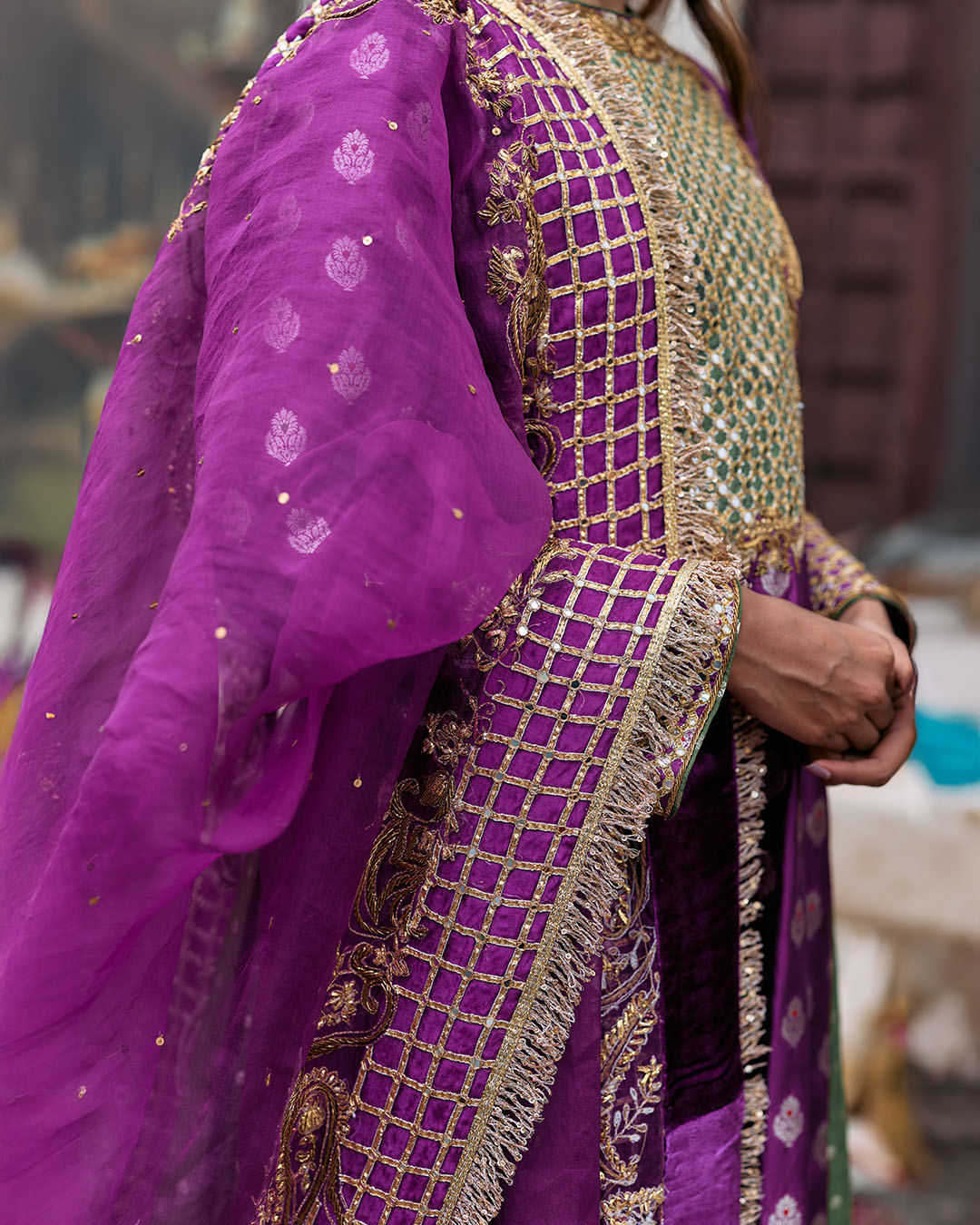 Kamandalu Suit