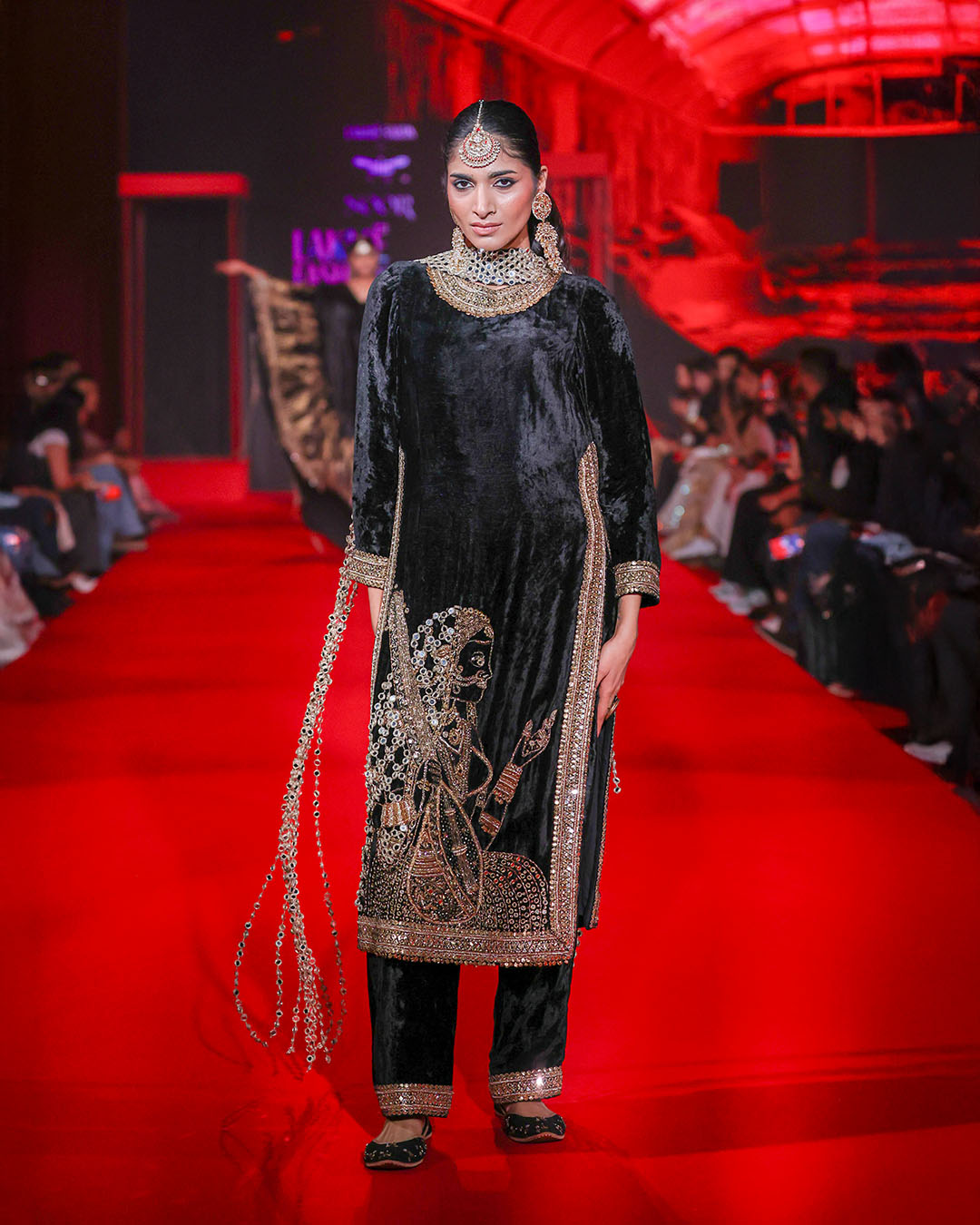 Maharani Suit
