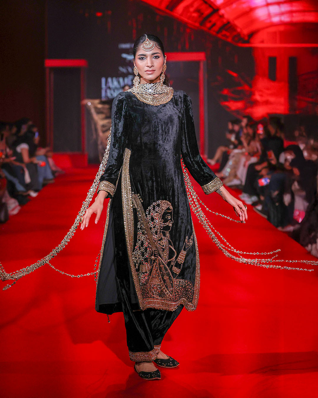 Maharani Suit