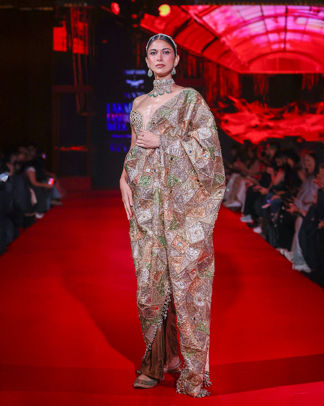 Rangrekha Saree Set