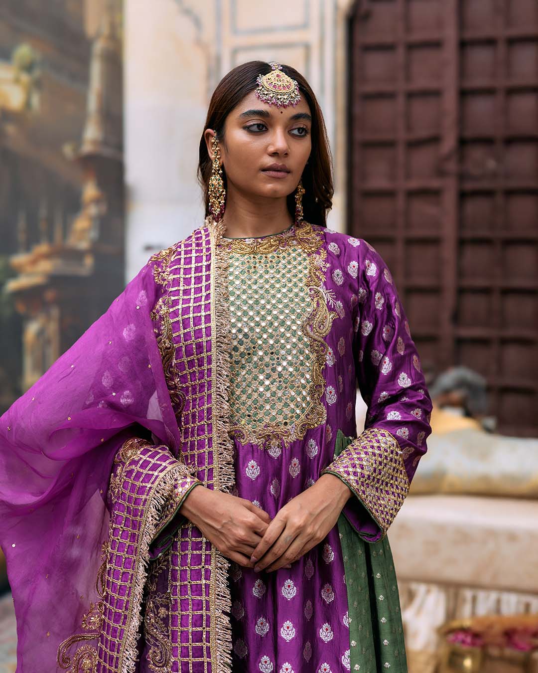 Kamandalu Suit