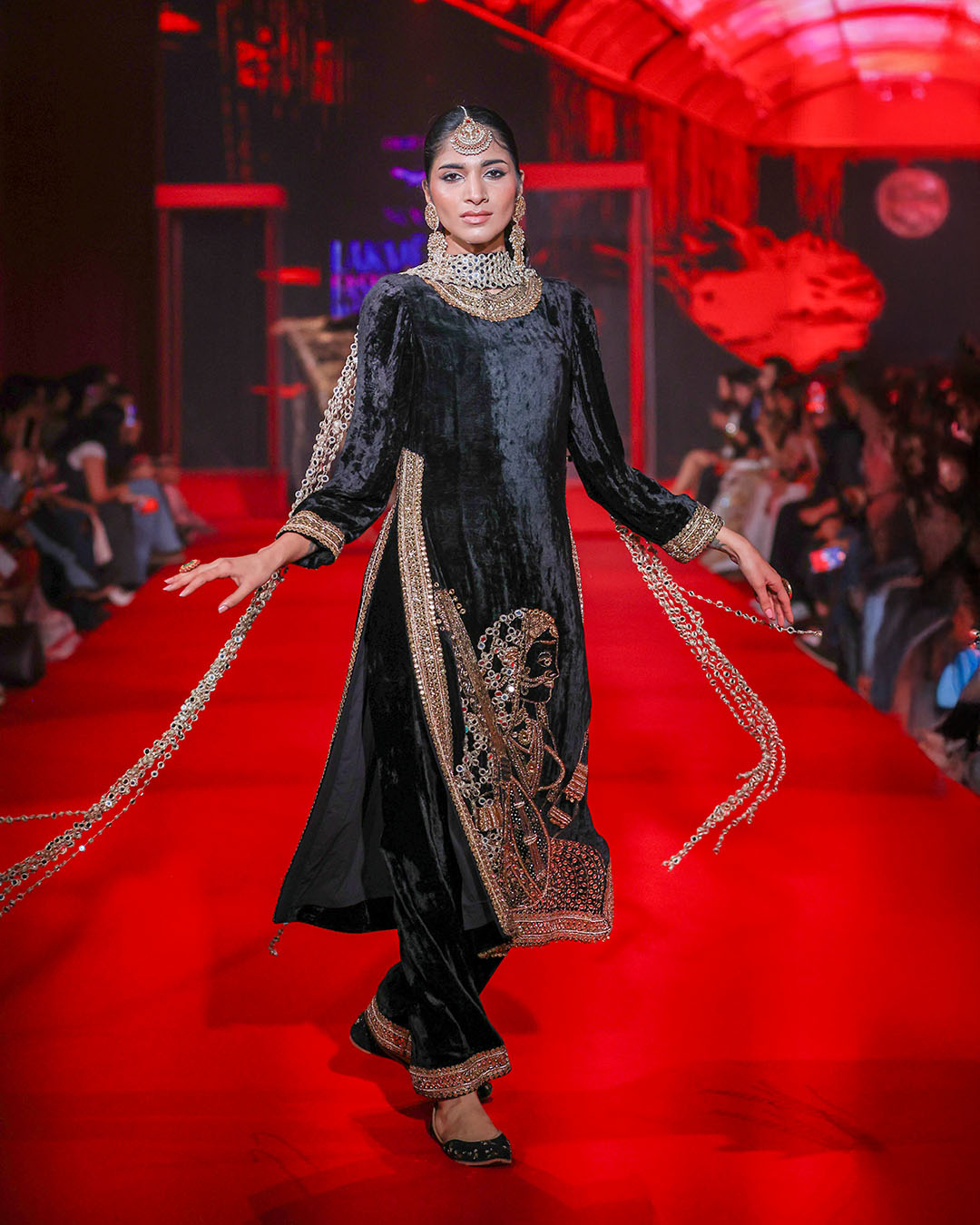 Maharani Suit