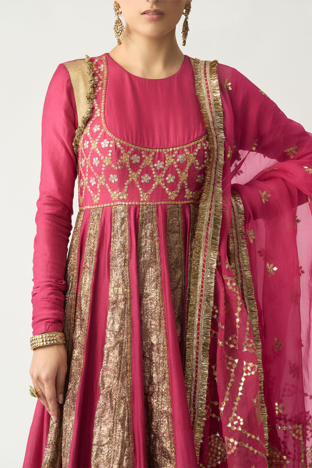Aarohi Gulabi Lampi Anarkali Dupatta Set