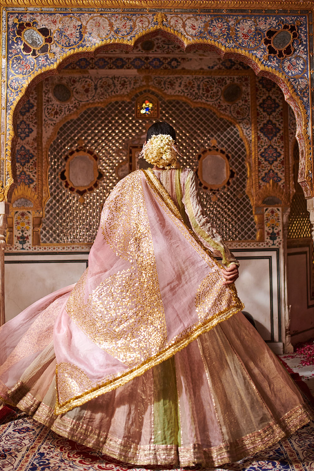 Hayat Angrakha Lampi Set