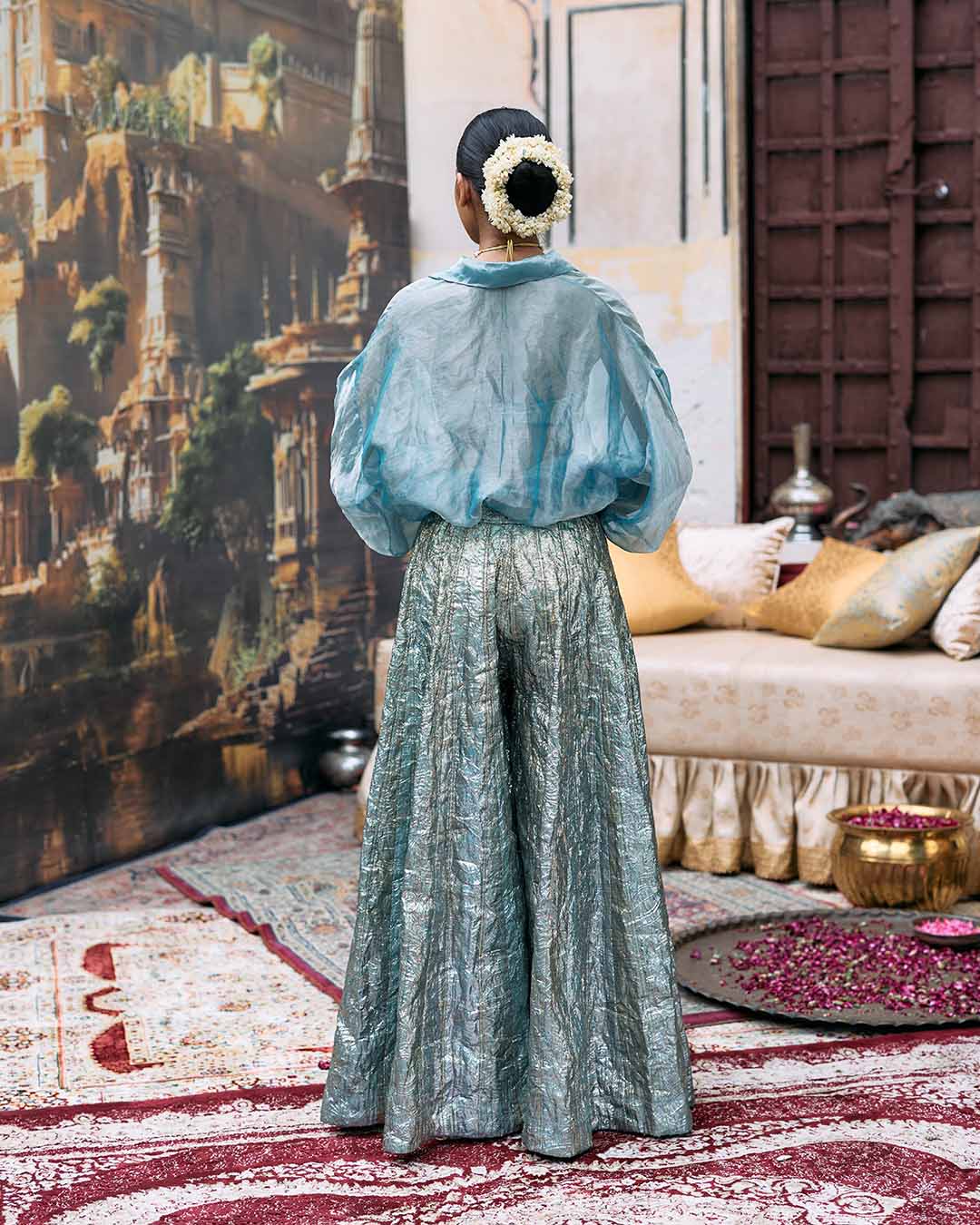 Neelam Sharara Set