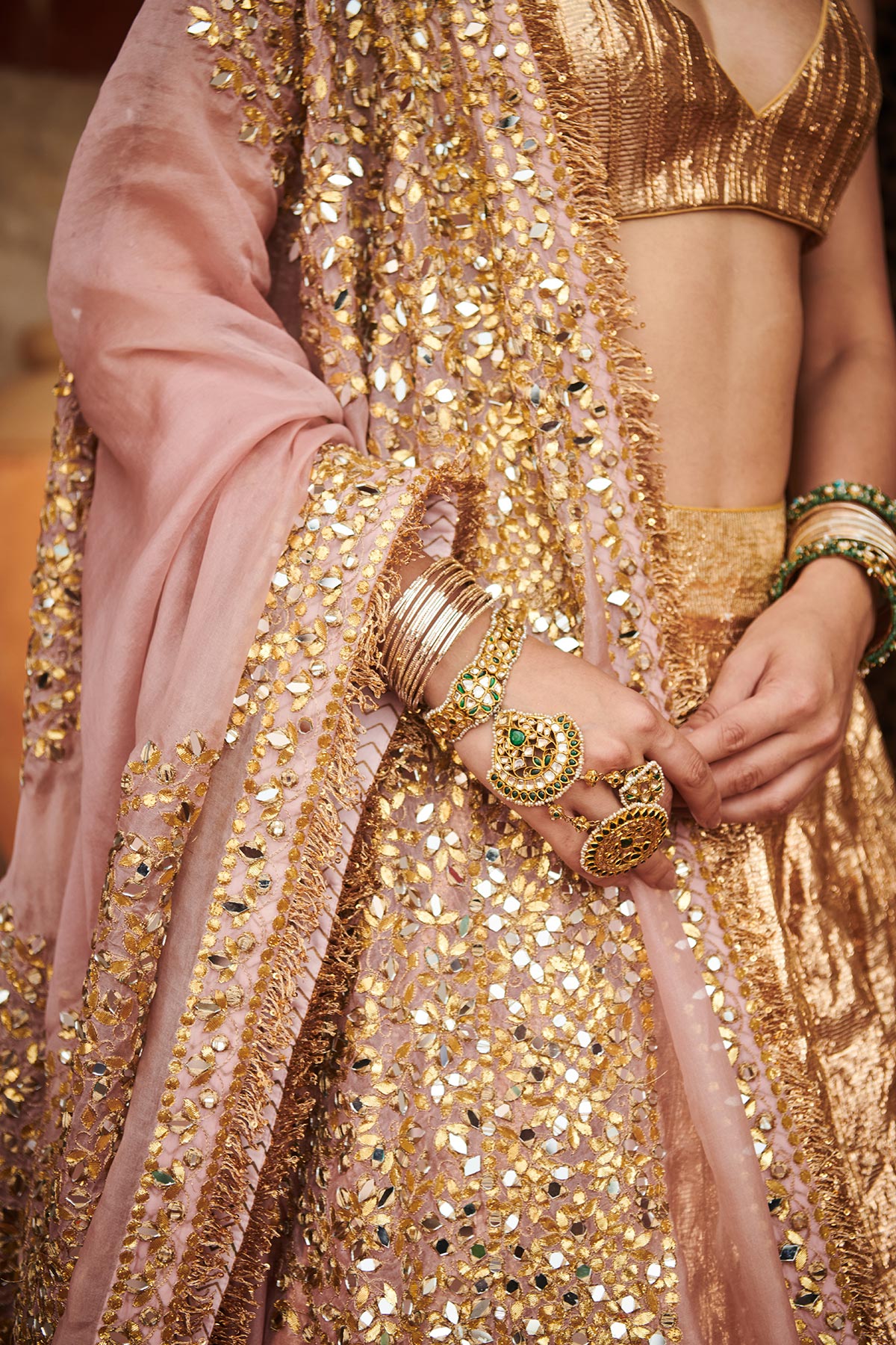 Padmasvar?a Lampi Lehenga
