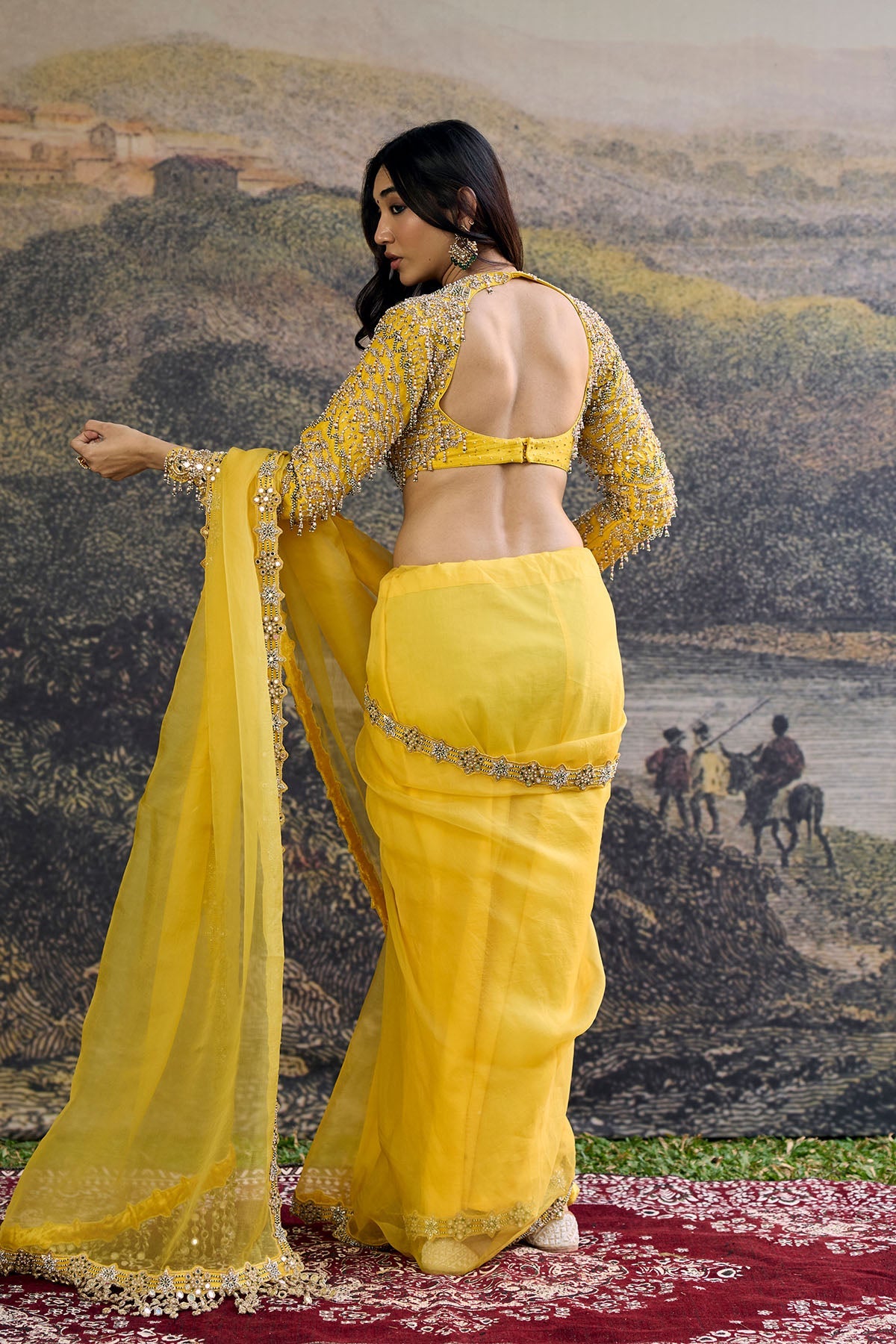 Peela Tara Organza Saree Set