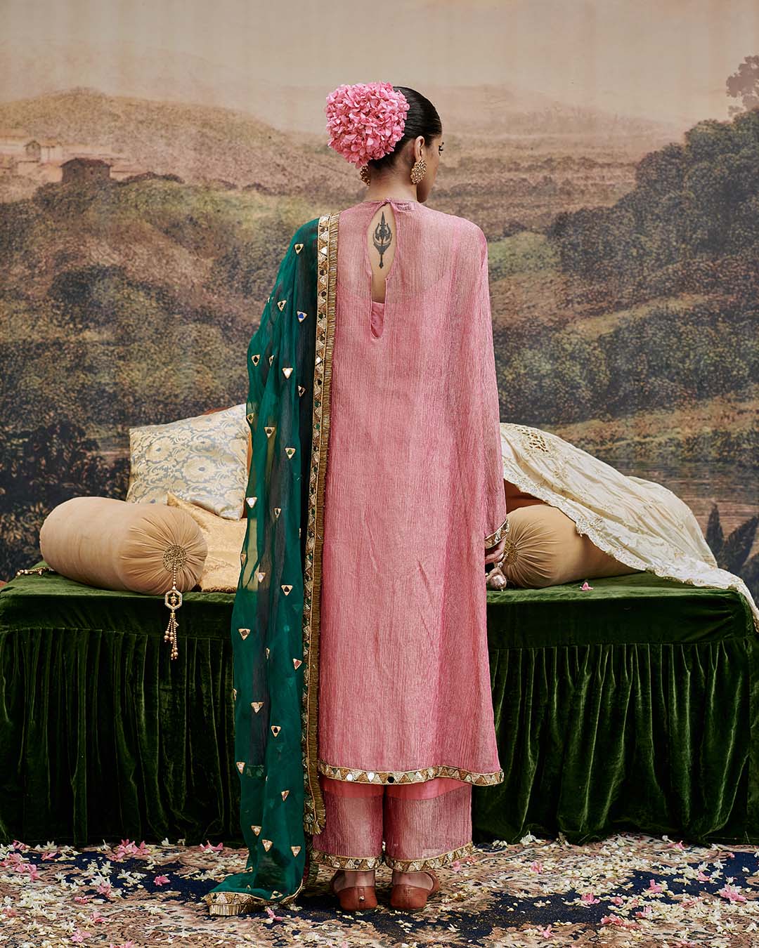 Padma Tabaan Suit