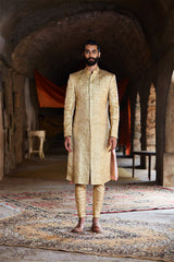Akbar Sherwani Set