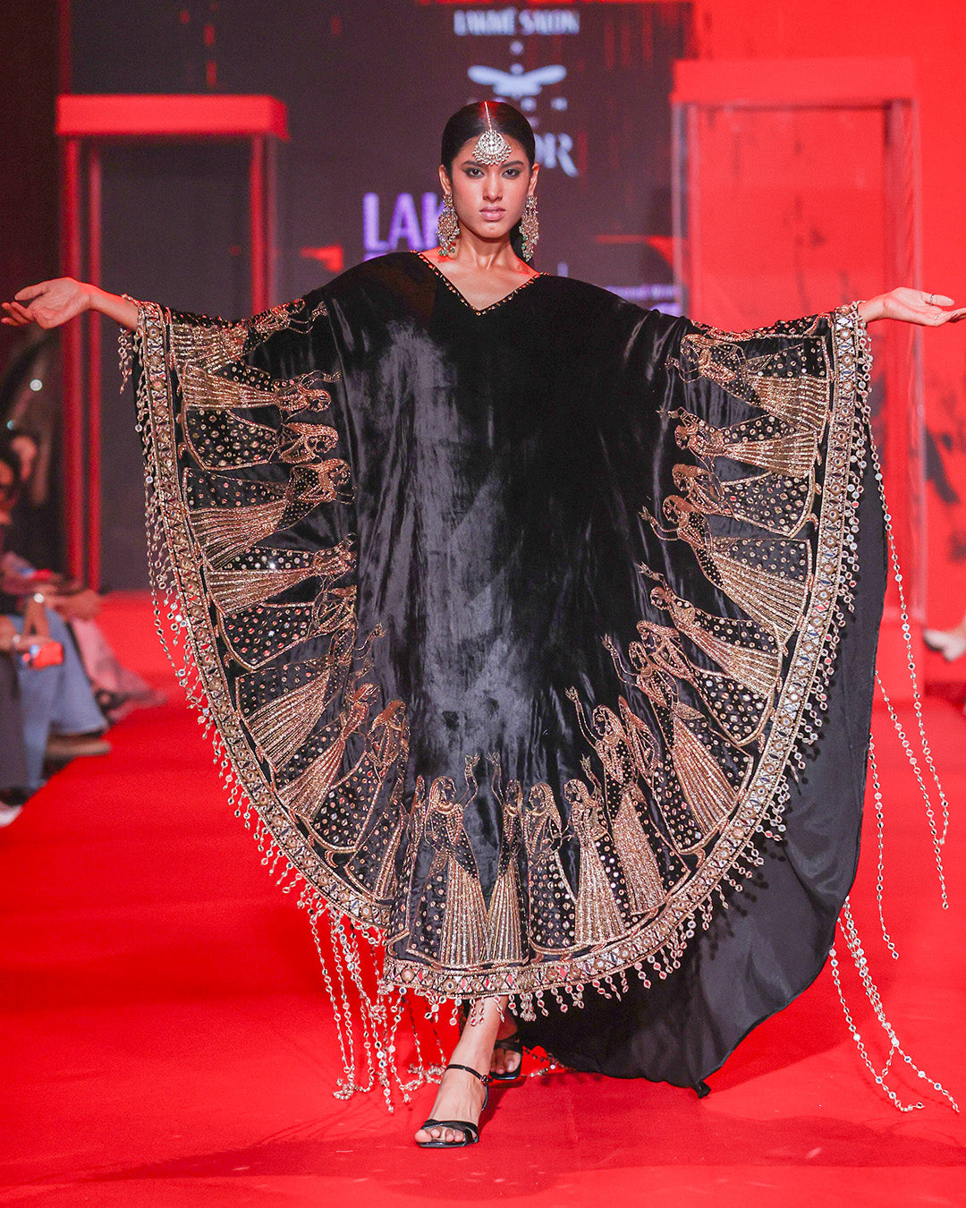 Ratrangini Kaftan Set