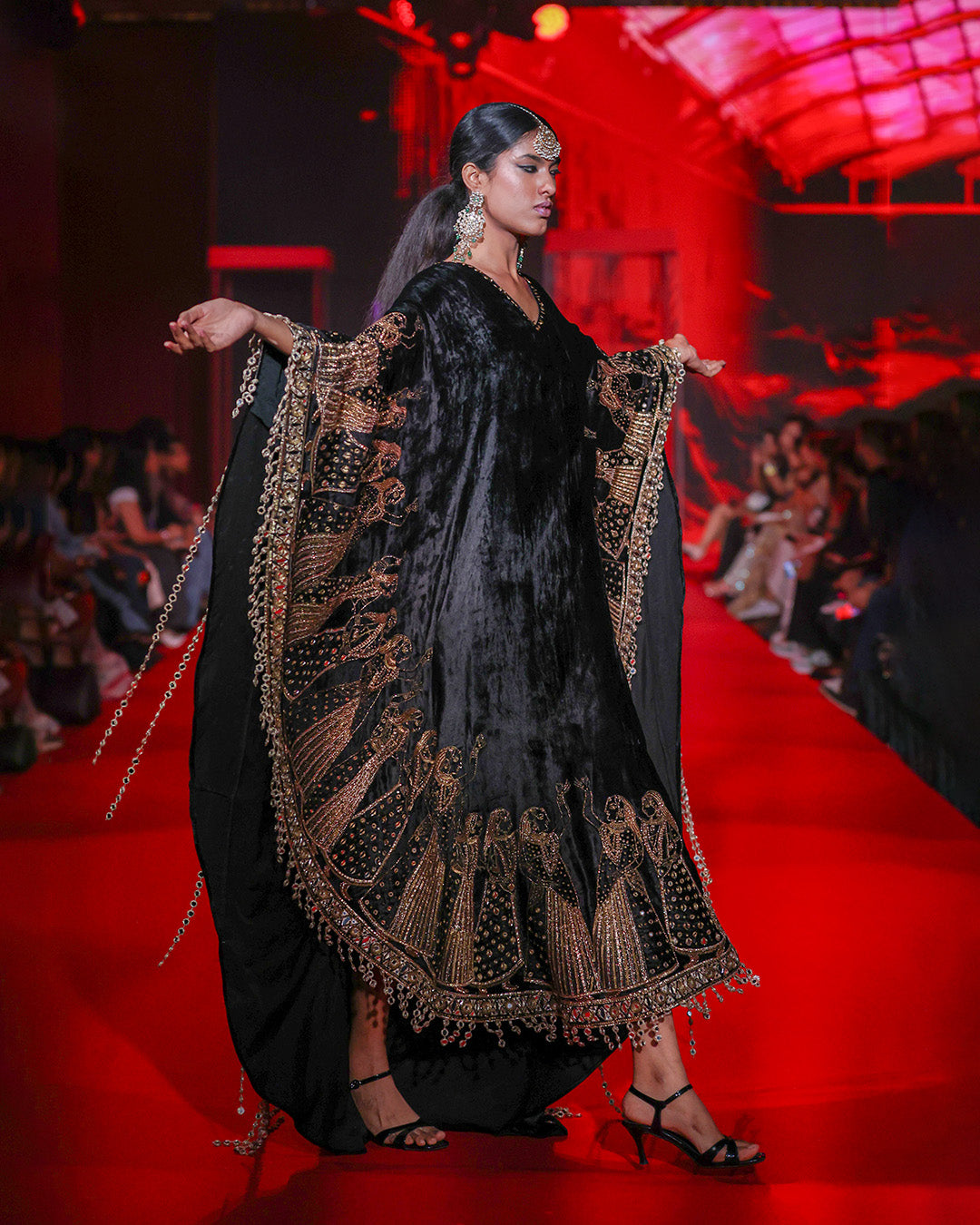 Ratrangini Kaftan Set