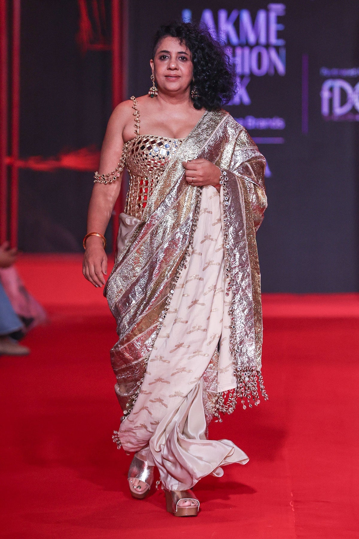 Tarakini Saree Set