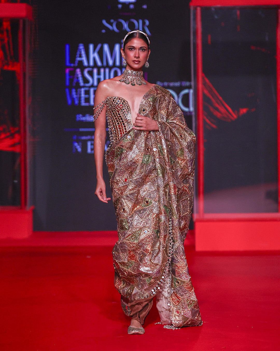 Rangrekha Saree Set