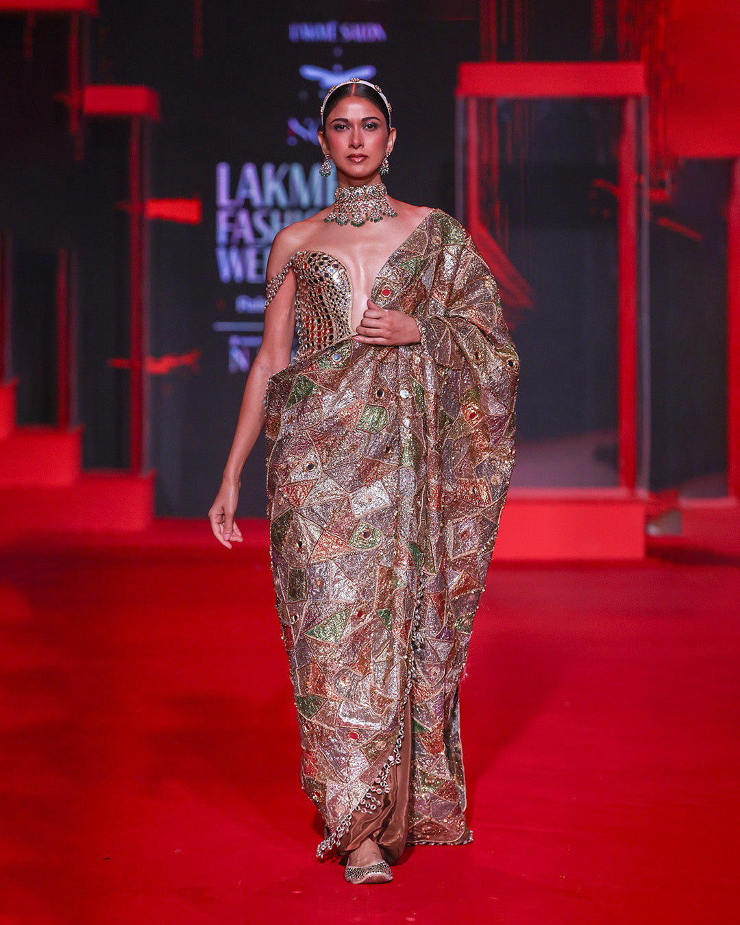 Rangrekha Saree Set