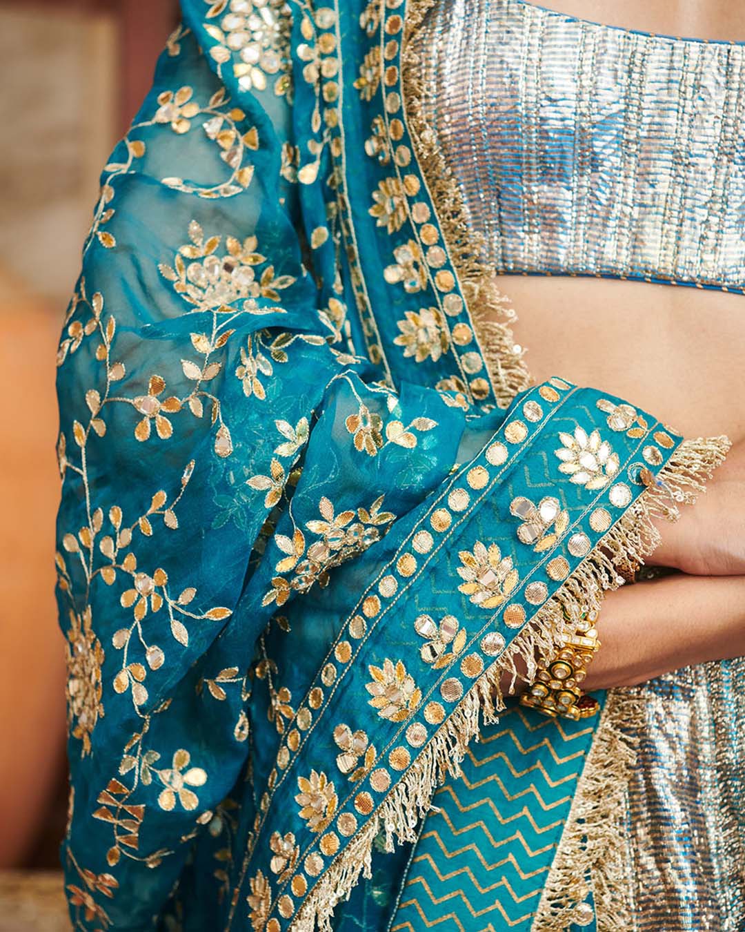 Aasmani Lampi Lehenga