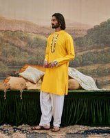 Khayalat-e Kurta Set